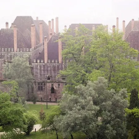 The Office Guest شقة *