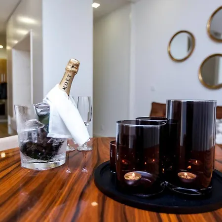 The Office Guest Apartmán Guimarães