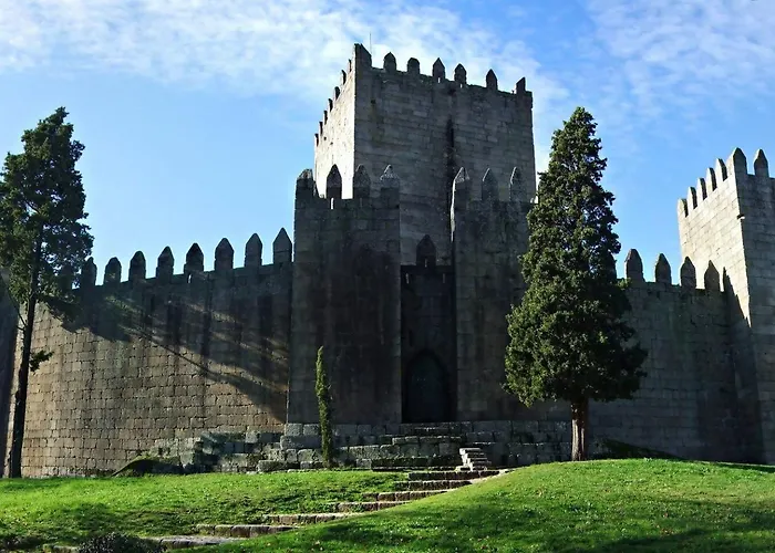 The Office Guest شقة غيمارايش