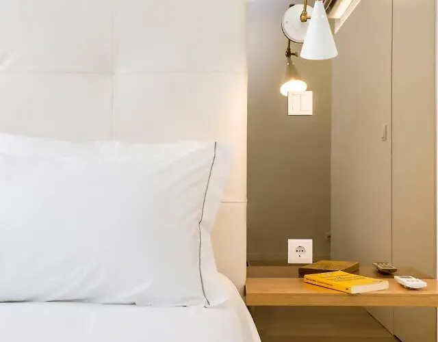 The Office Guest شقة